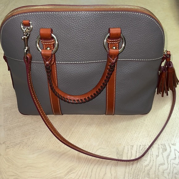 Dooney & Bourke Aubrey Leather Satchel with matching cosmetic bag & Key Fob - Picture 2 of 12